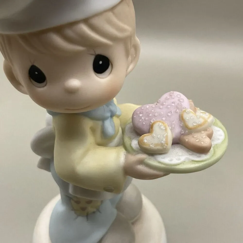 Precious Moments Figurine • You Are My Favorite Dish • 2001 Enesco